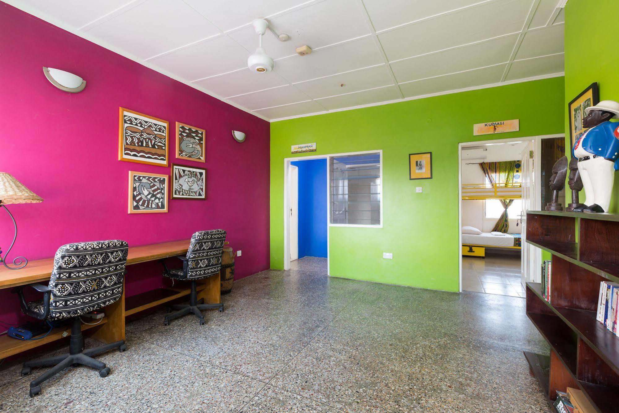 Agoo Hostel (Adults Only) Accra Eksteriør billede