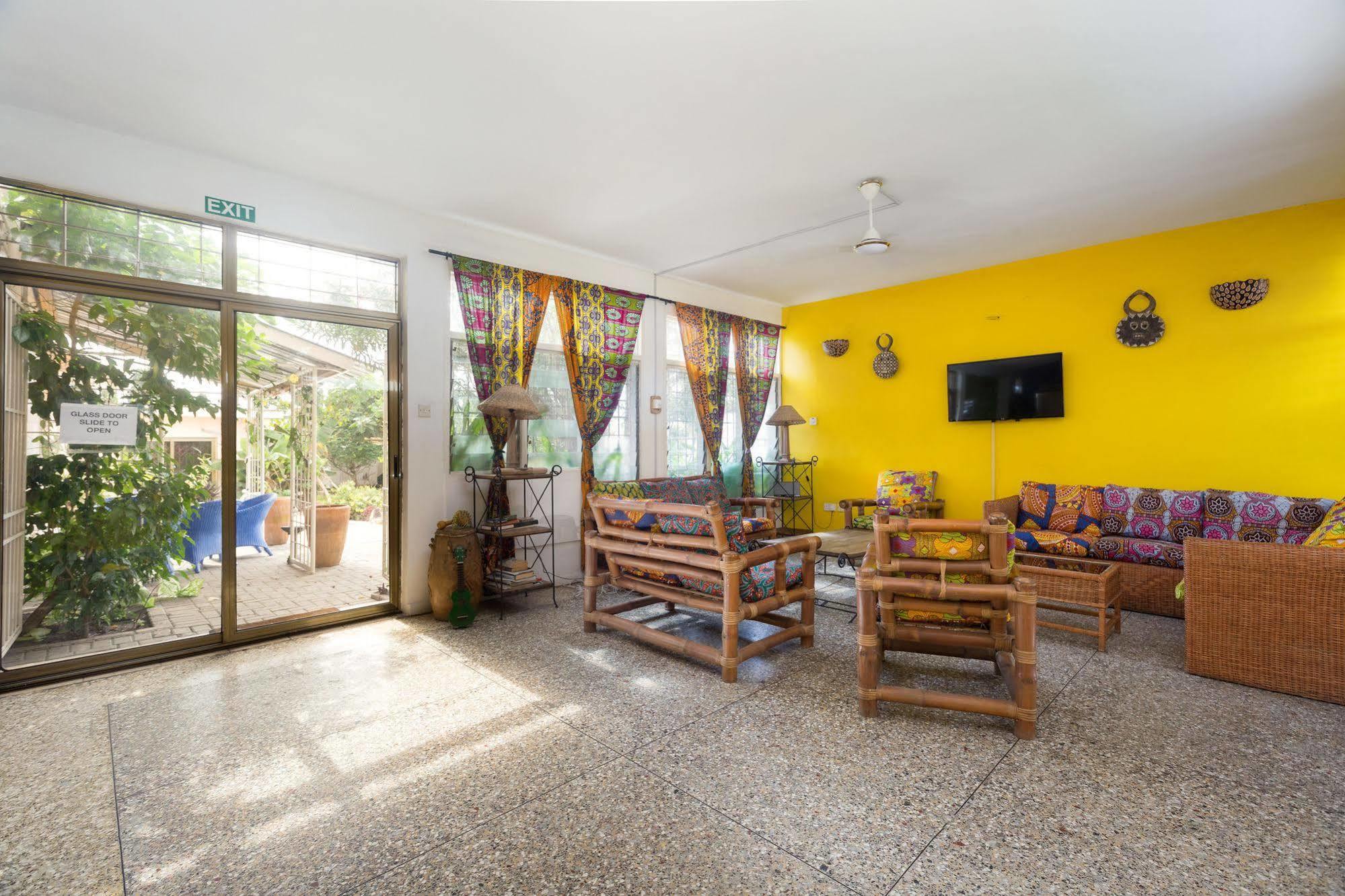Agoo Hostel (Adults Only) Accra Eksteriør billede
